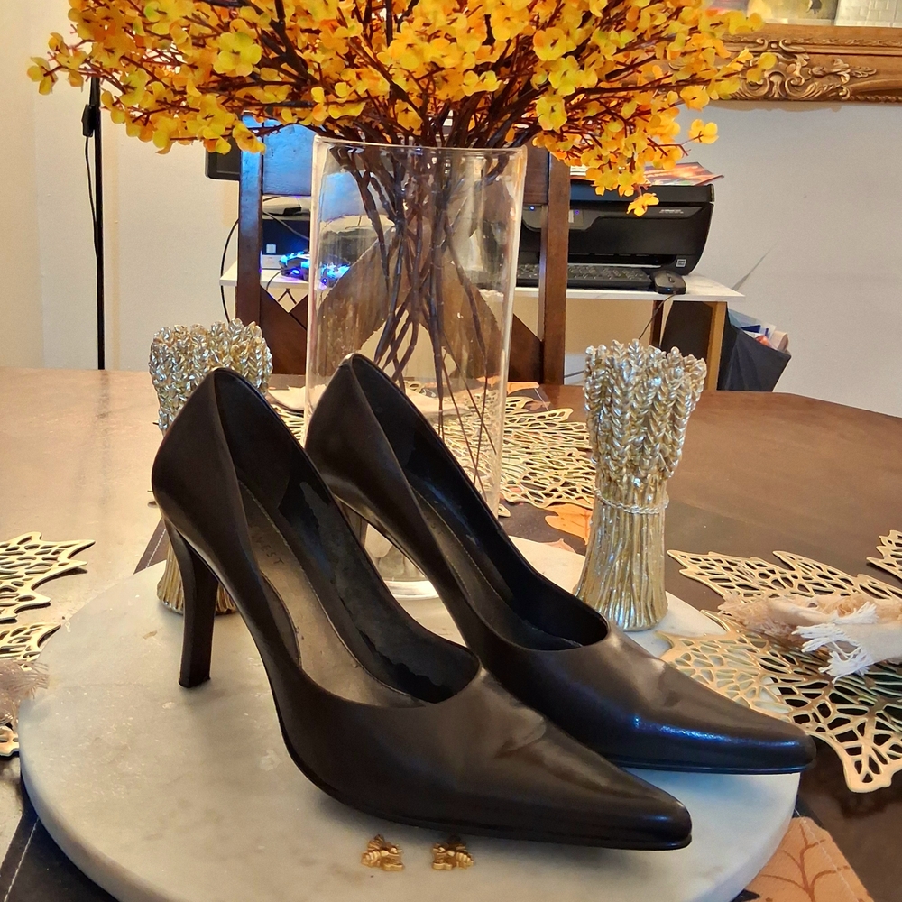 Nine West Dark Brown Classic Leather 3" Pointed Toe Heels Size 7